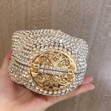 Women's Diamond Skull Shape Dinner Organizer