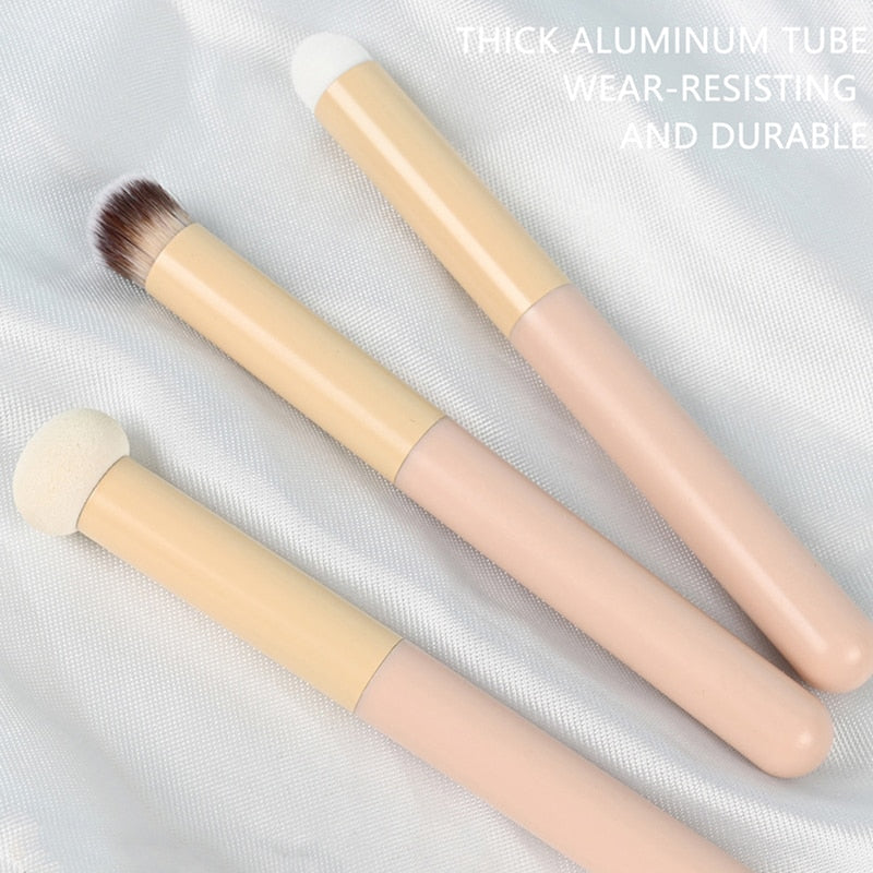 Small Mushroom Concealer Brush