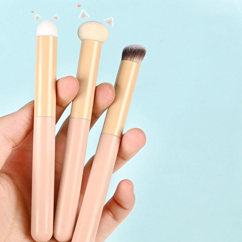 Small Mushroom Concealer Brush