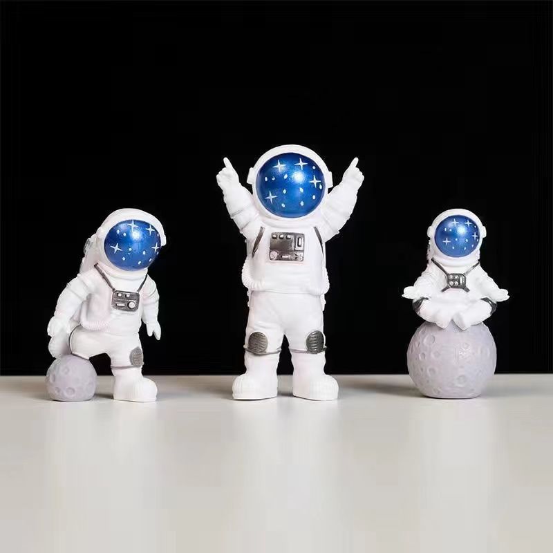 Spaceman Desktop Ornament