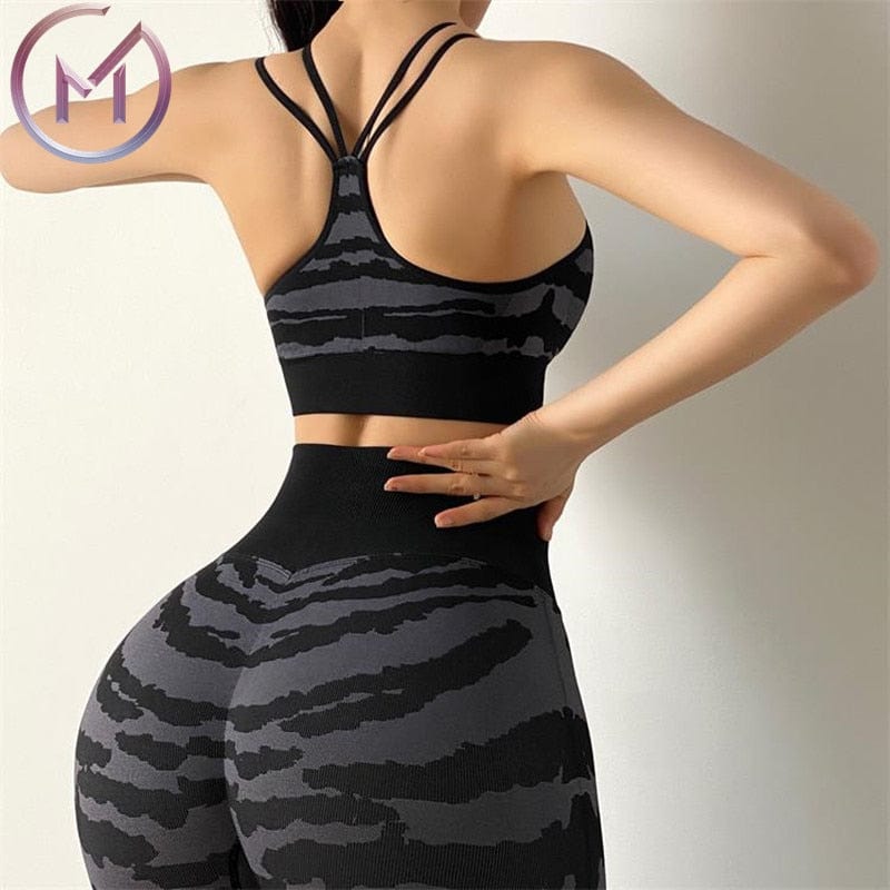 Seamless Tiger Print Ladies Workout Outfit